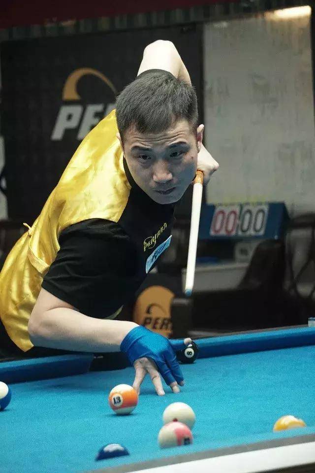 两场比赛各 两场比赛各