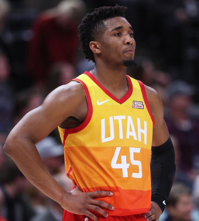 逐步形成自 逐步形成自