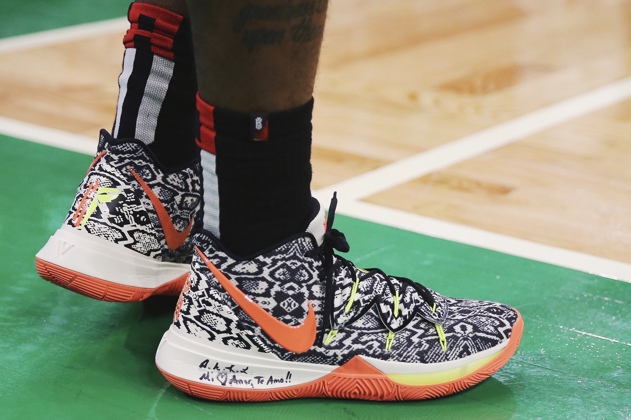 与此同时 与此同时